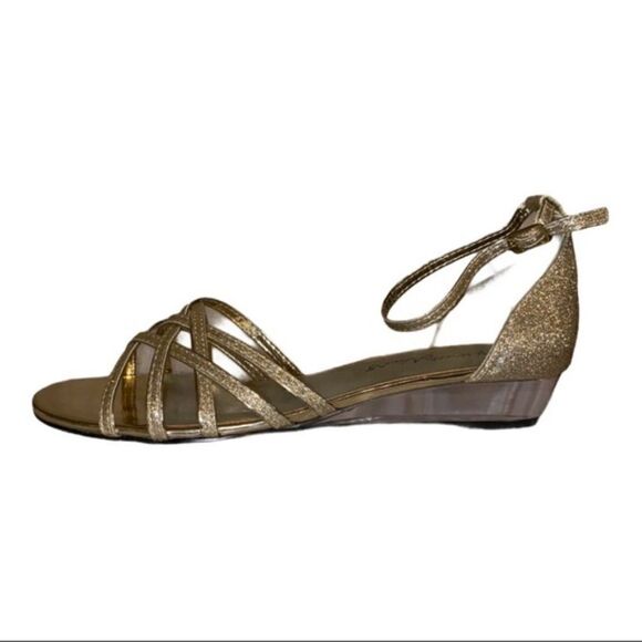 Easy Street Alive @ 5 Tarrah Evening Low Wedge Gold Glitter Sandals 5.5M New - Picture 4 of 8